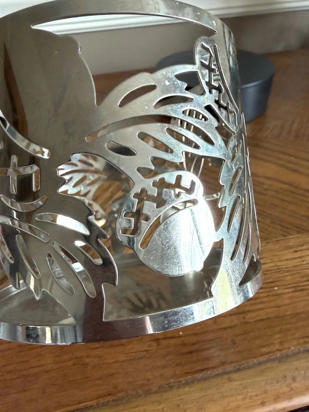 Bath & Body Works Slatkin Co. Silver Metal Acorn Leaves Three Wick Candle Holder